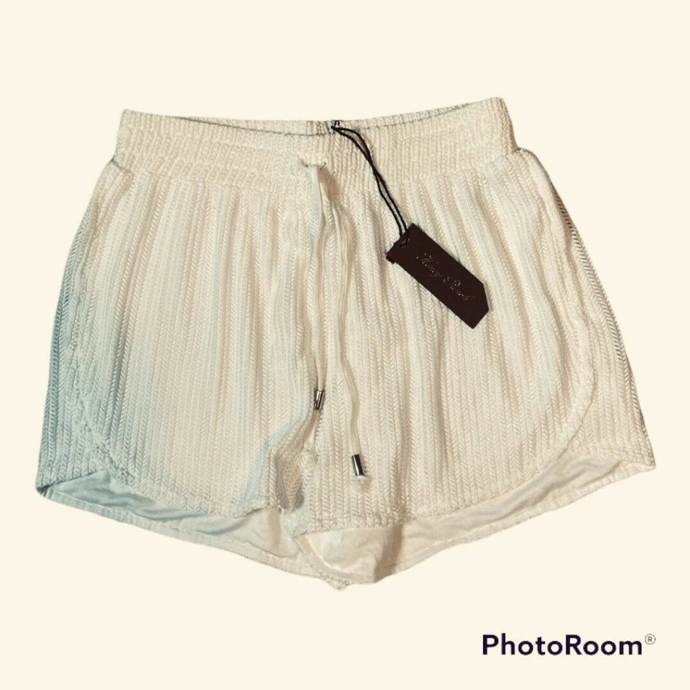 Honey Punch Elastic Tie Waist Ivory Shorts Small NWT
